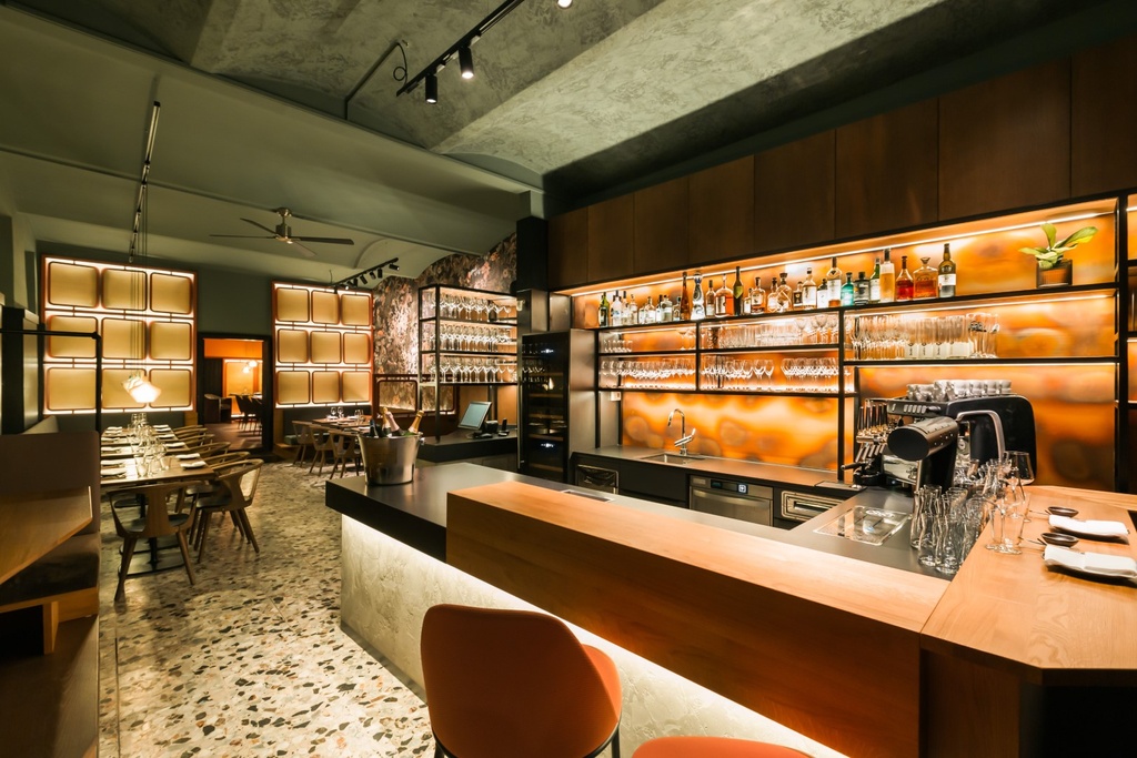 DiningRuhm | Restaurant Bar - 1040 Wien